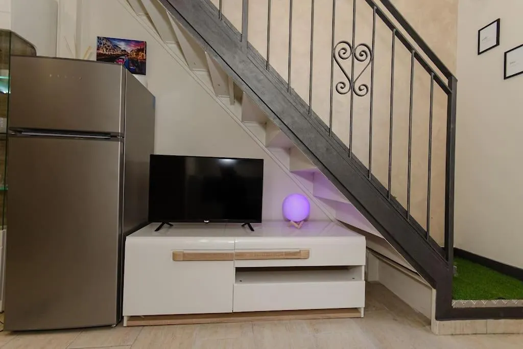 Apartment Appartamento Cadorna Milan Italy
