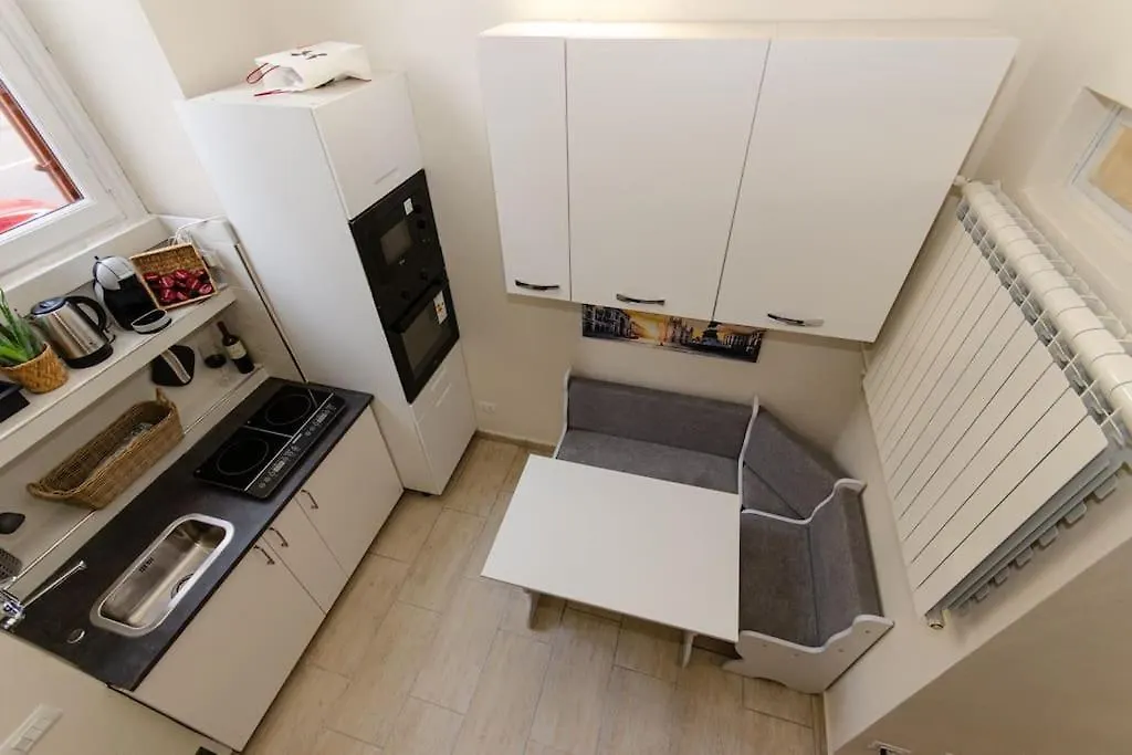Apartment Appartamento Cadorna Milan